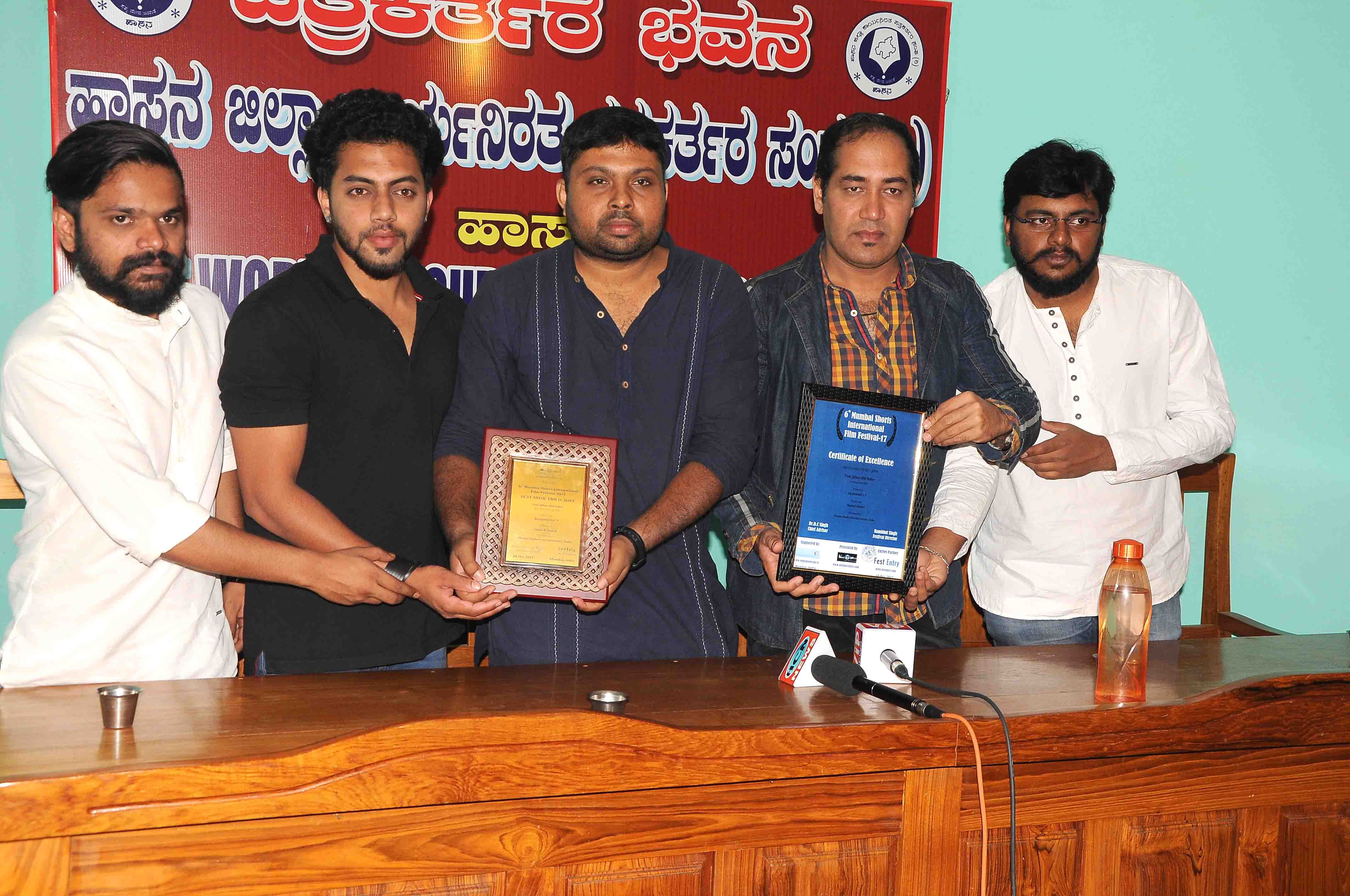 ಅಂತರಾಷ್ಟ್ರೀಯ ಚಲನಚಿತ್ರೋತ್ಸವದಲ್ಲಿ ಬೆಸ್ಟ್ ಮ್ಯೂಸಿಕಲ್ ವೀಡಿಯೋ ಪ್ರಶಸ್ತಿ: ಸಿ.ಎಸ್. ಜಯಪ್ರಕಾಶ್